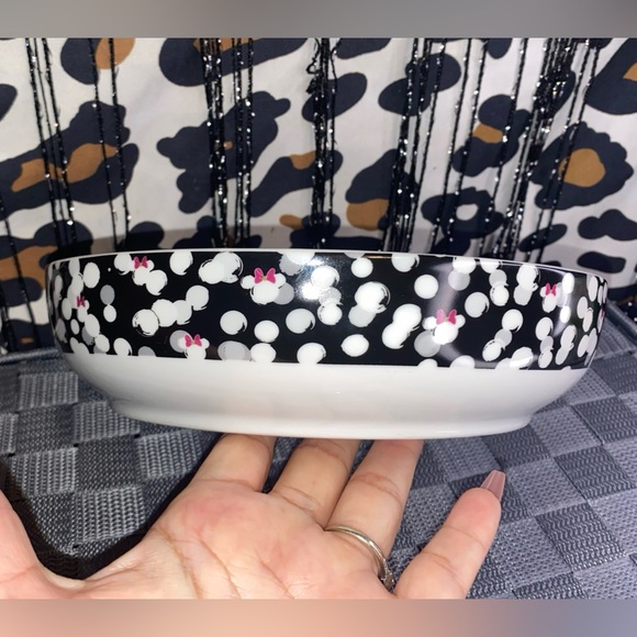 MINNIE MOUSE DISNEY LARGE BOWL - Picture 2 of 7